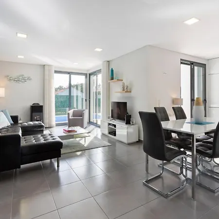 Near Obidos Lagoon And Surf Beaches *