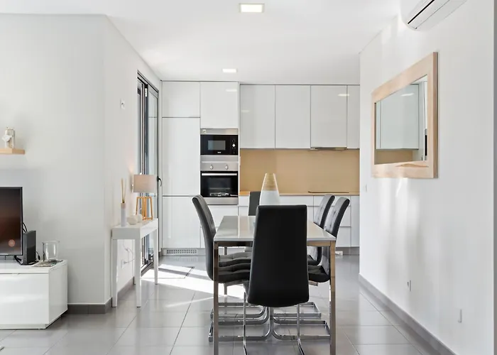 Near Obidos Lagoon And Surf Beaches Villa