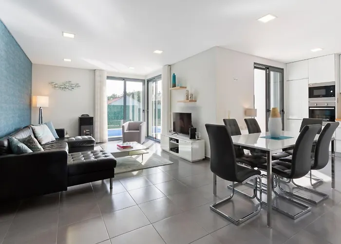 Near Obidos Lagoon And Surf Beaches *