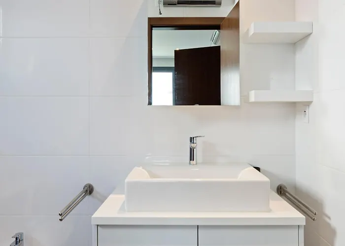 Near Obidos Lagoon And Surf Beaches * Foz do Arelho