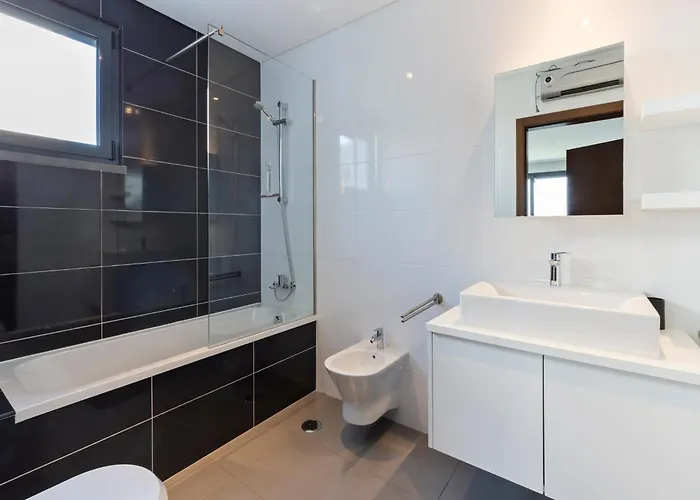 Near Obidos Lagoon And Surf Beaches *